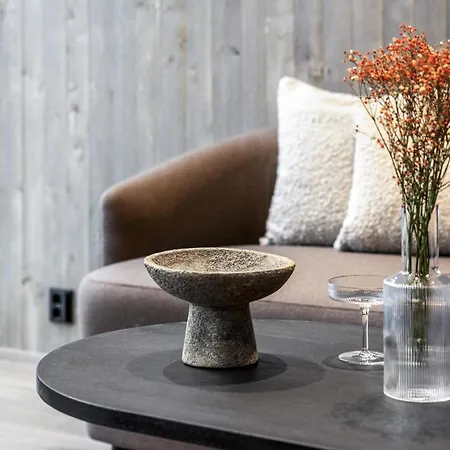 North Horizon 16d By Hilla *