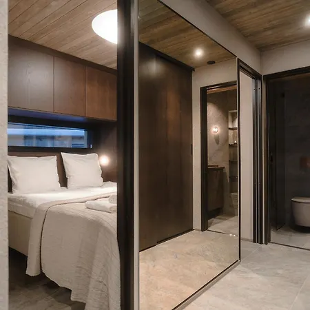 North Horizon 16d By Hilla * Levi