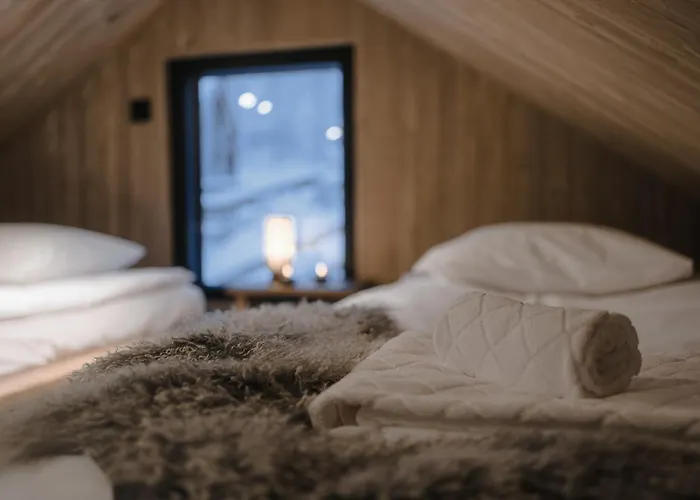 North Horizon 16d By Hilla