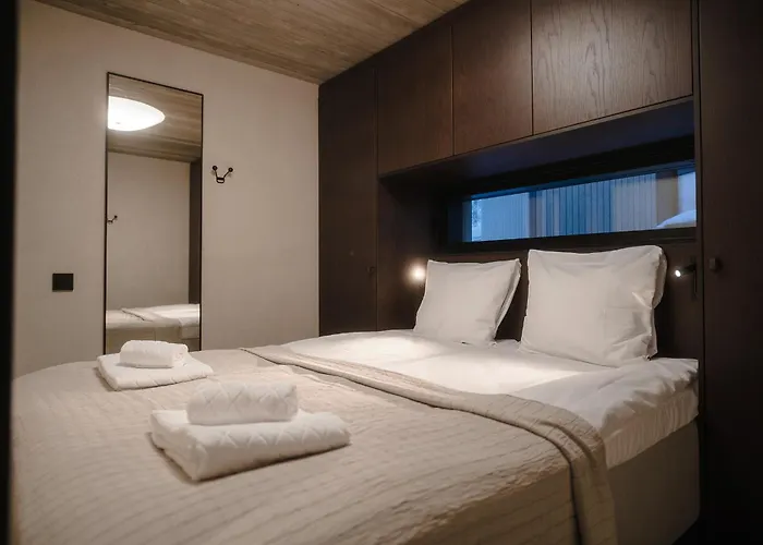 North Horizon 16d By Hilla * Levi