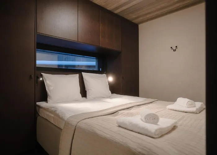 North Horizon 16d By Hilla *